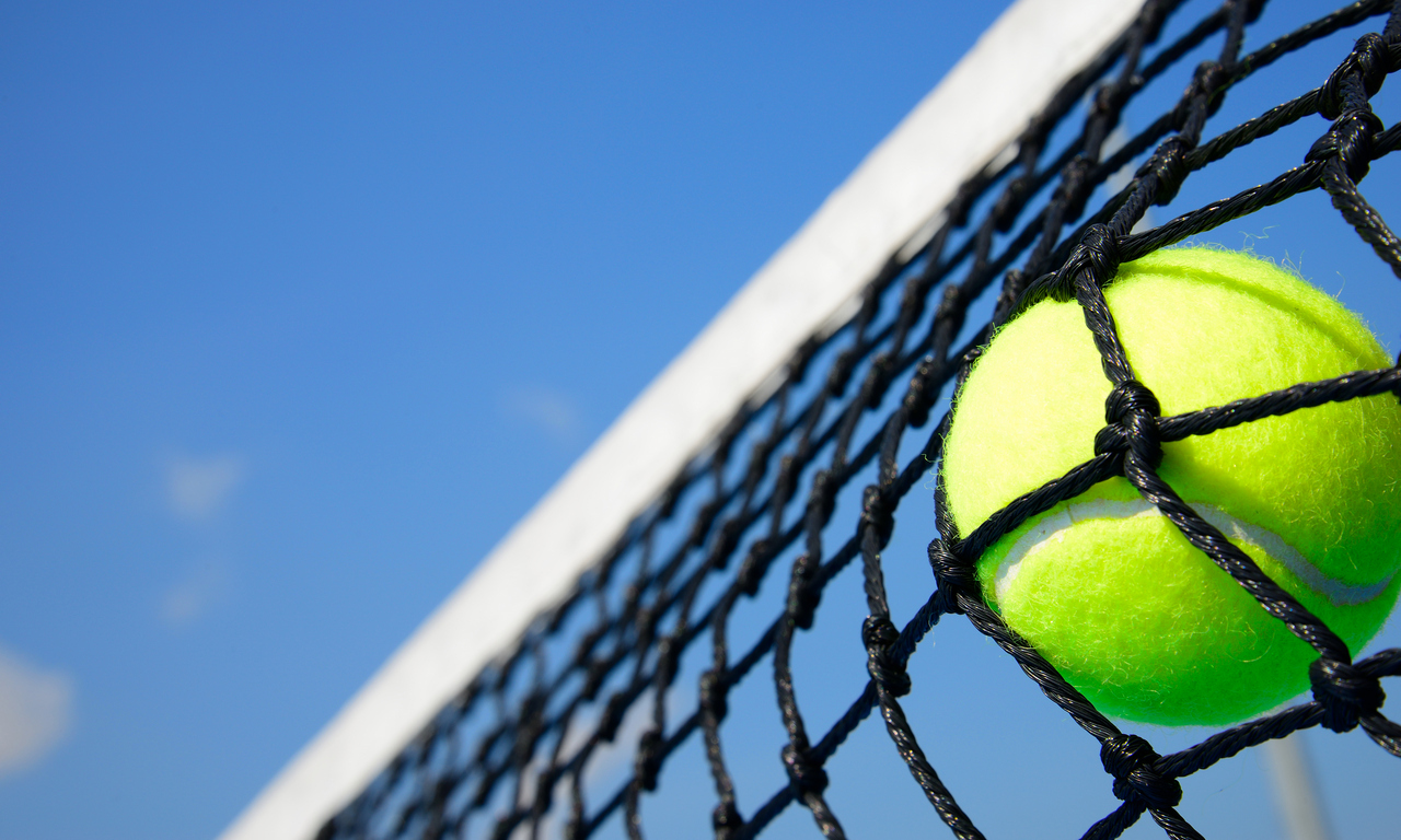 Blog post The Evolution of the Tennis Ball: From White to Yellow main image