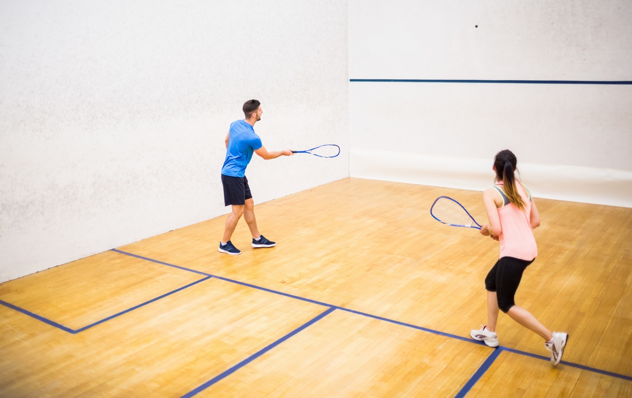 Blog post Understanding Squash: Rules, Scoring, and Basic Tactics for Beginners main image